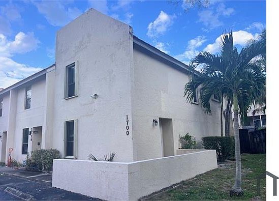 2nd image of 1700 NW 4th Ave