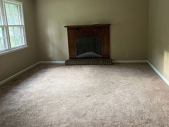 3rd image of 3463 Arvin Dr
