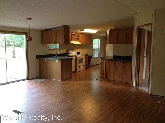 3rd image of 142 Russell Dr
