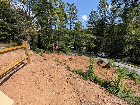 3rd image of 260 Oak Ridge Rd