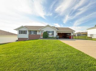 203 Hickory Ridge Ln, Glenwood, IA 51534