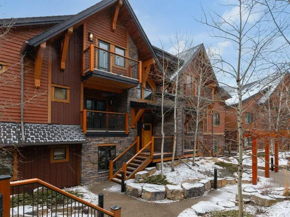 101 E Stewart Creek Lndg #5102, Canmore, AB T1W 0E3
