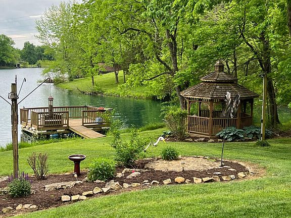 3rd image of 120 Deer Path Dr