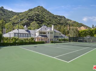 1432 Moraga Dr, Los Angeles, CA 90049
