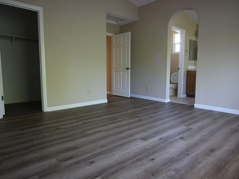 402 Healdsburg Ave — Photo 17