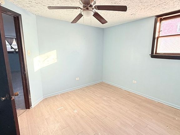 2nd image of 15020 Woodlawn Ave APT 1