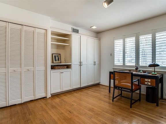 3rd image of 5707 Del Roy Dr
