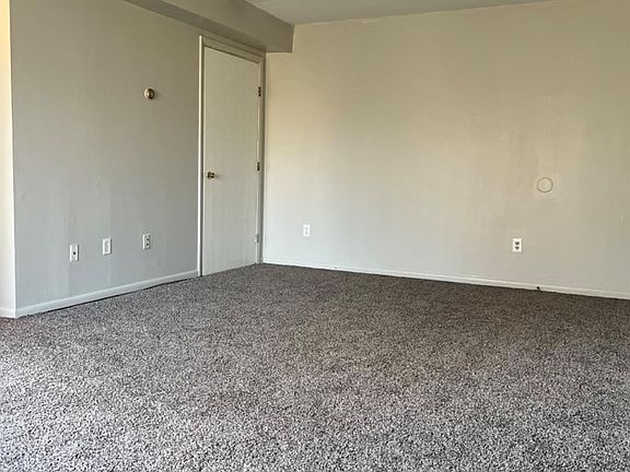 4th image of 7839 Lincoln Ave #7