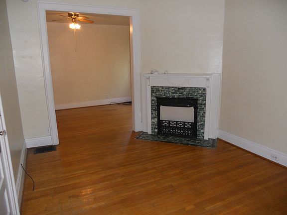 2nd image of 25 Inwood Pl #1