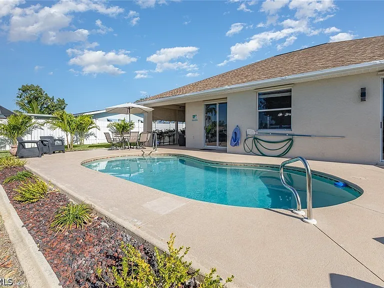 532 W Archer Pkwy — Photo 22