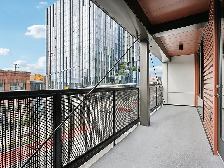 The Strauss on Burnside — Photo 27
