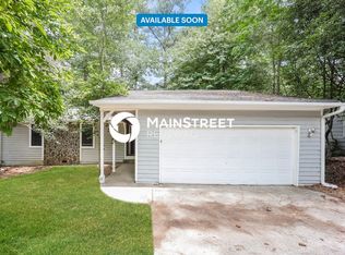 9062 Thomas Rd, Jonesboro, GA 30238