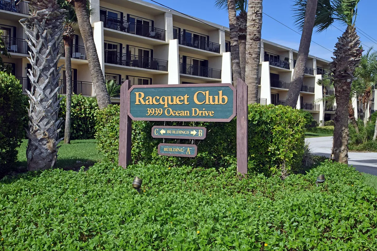 Building Photo - 3939 Ocean Dr #302B