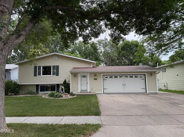 1619 Wichita Dr, Bismarck, ND 58504