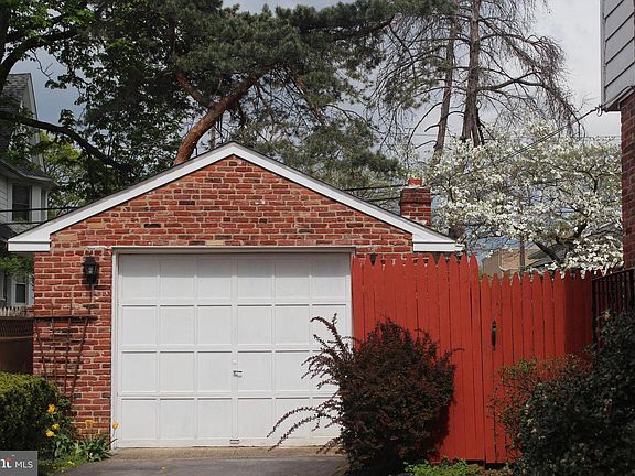 4th image of 469 Harper Ave