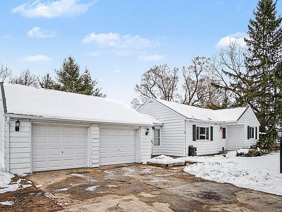 3rd image of 665 Four Mile Rd NW