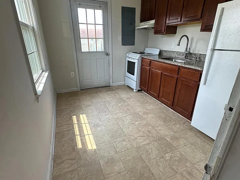 5310 Harbor Ct #88D — Photo 3