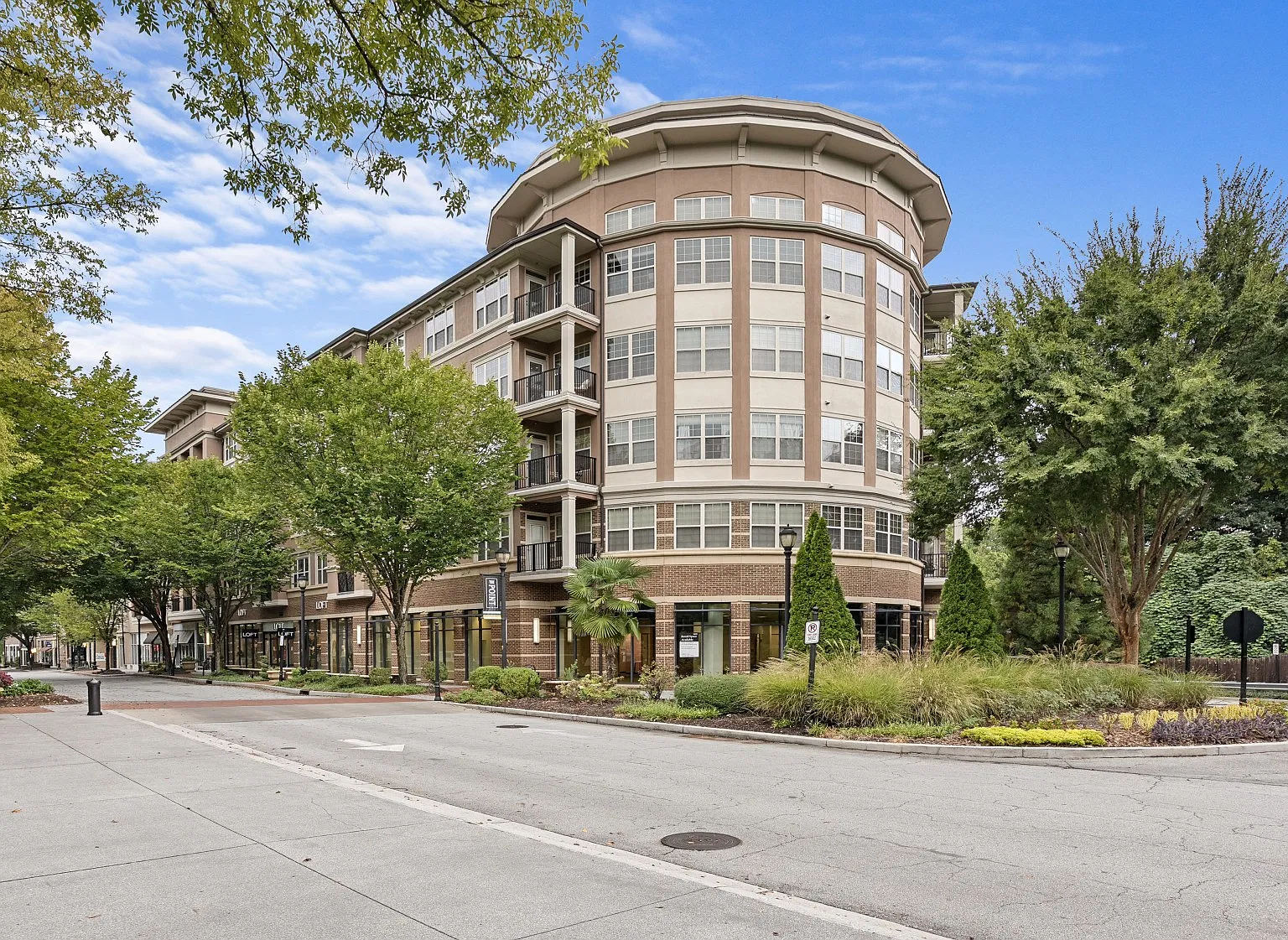 Emory Point — Photo 1