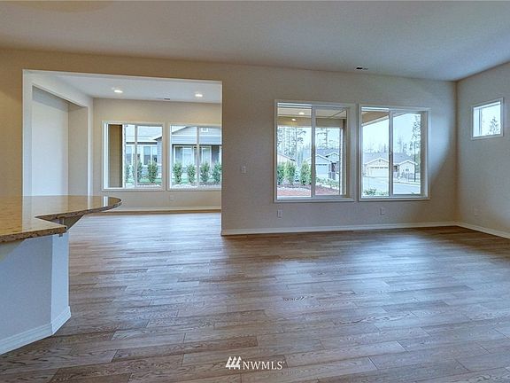 5th image of 14308 189th Street E