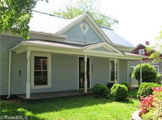 205 W 7th St, Lexington, NC 27292
