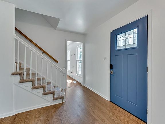 3rd image of 5305 Doon St