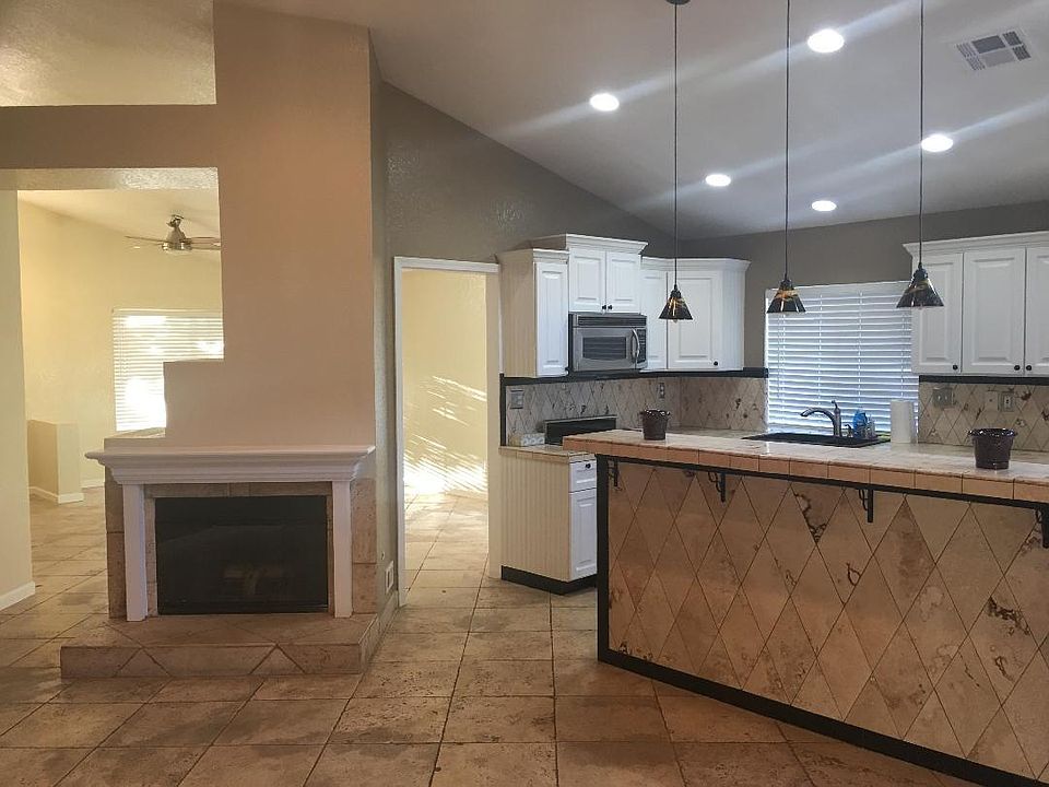 2nd image of 39920 Milan Dr