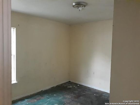 5th image of 1147 W Gerald Ave