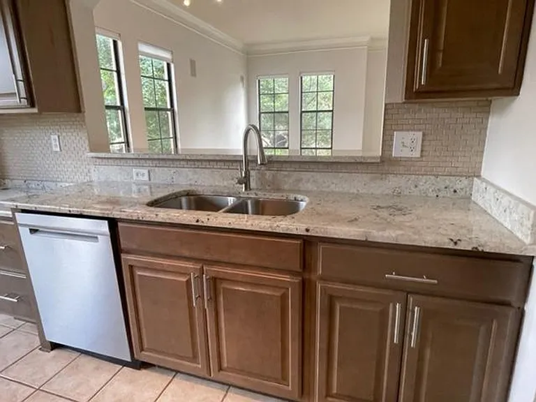 506 Mirasol Cir #101 — Photo 8