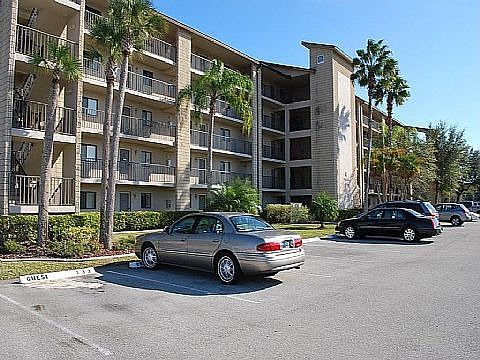 1st image of 16100 Bay Pointe Blvd APT E105
