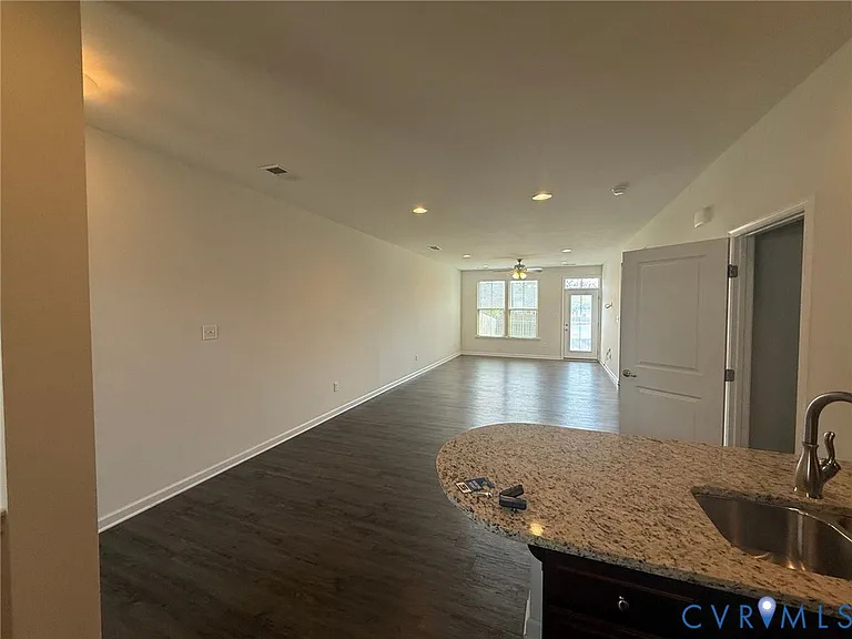 7983 Wistar Woods Ct — Photo 8