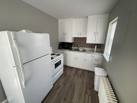 2nd image of 969 Smith Ave S APT 1