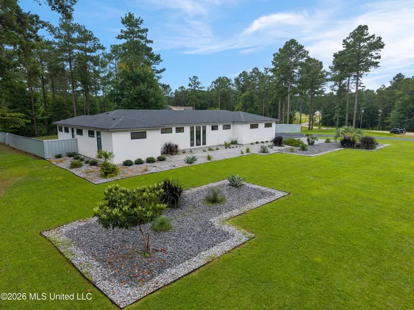 227 Jo Ann Dr, Sumrall, MS 39482