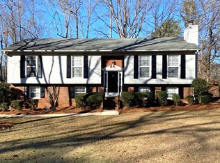 336 Oak Leaf Cir, Birmingham, AL 35244