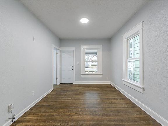 5th image of 2528 Askew Ave