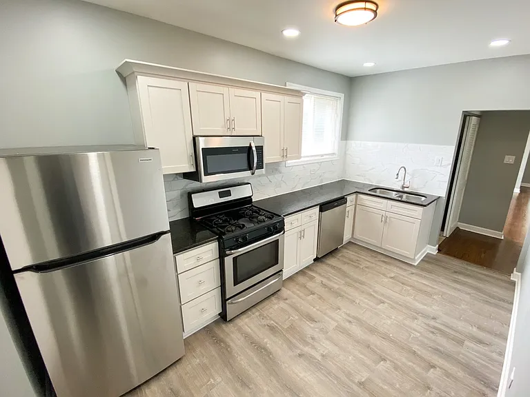 7815 S Kingston Ave #3 — Photo 6
