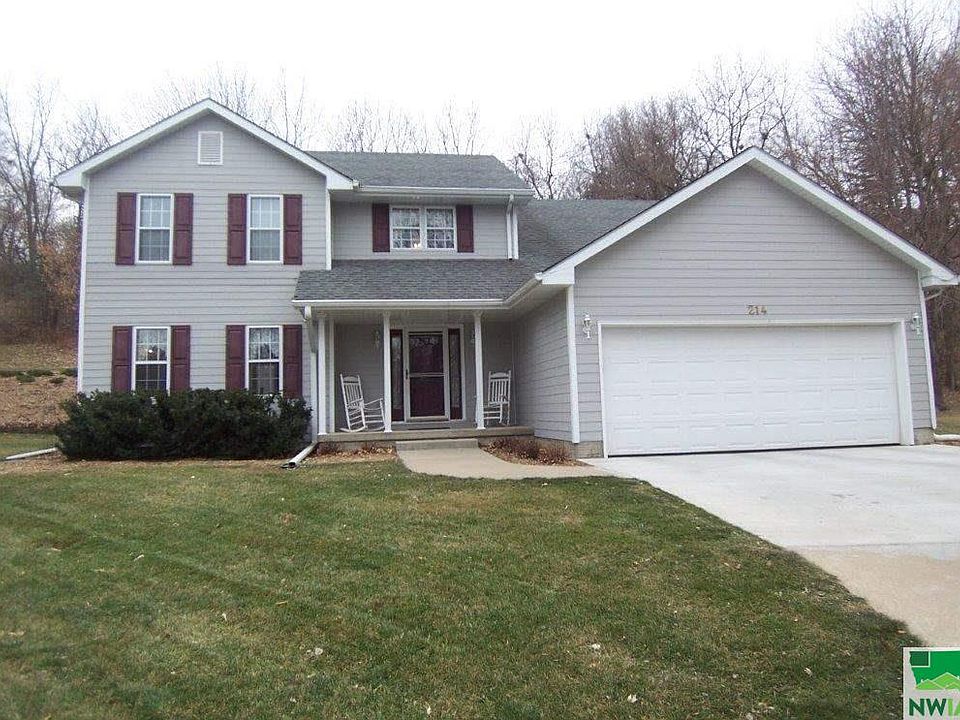 1st image of 214 W 39th St