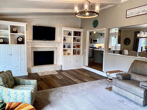4th image of 3390 Tuscany Dr SE