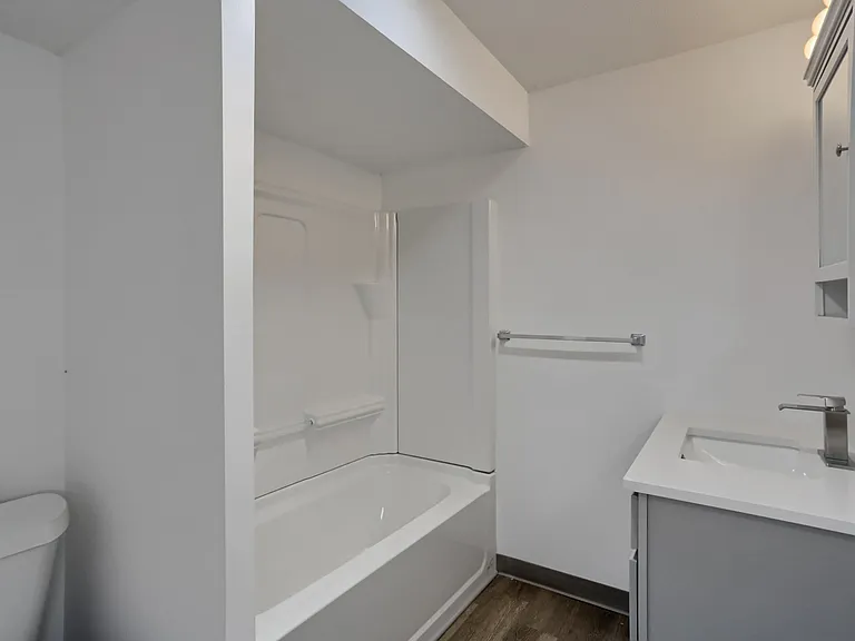 124 Kathleen Dr #7 — Photo 33