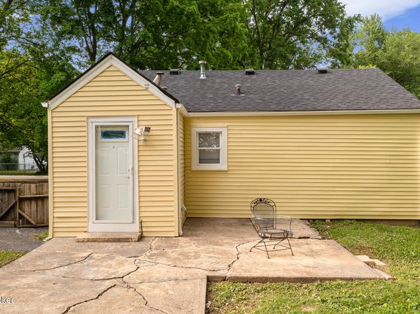7802 Edna M Rd, Louisville, KY 40258