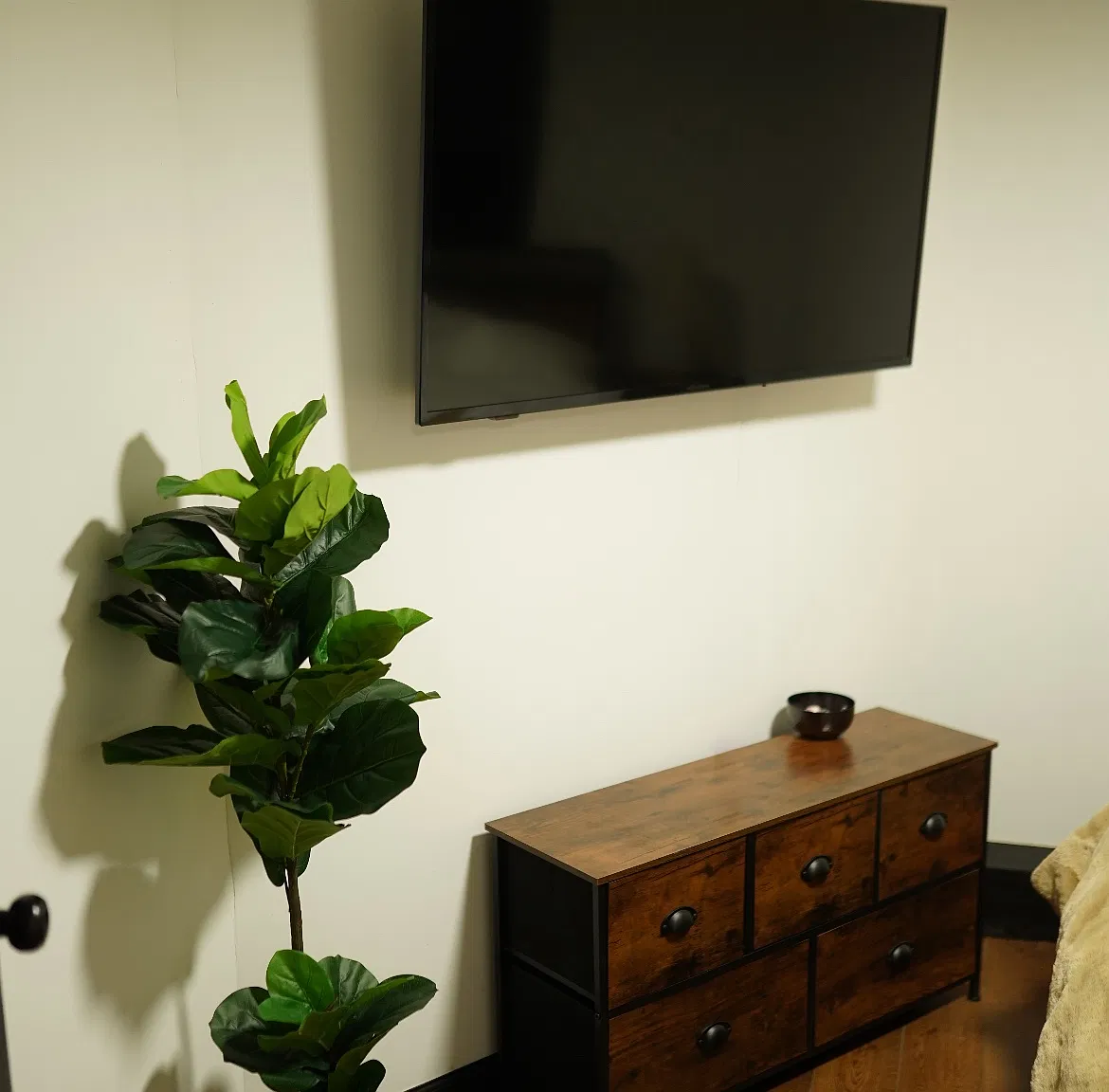 1 bed, 2300 sqft, $2,300 — Photo 1