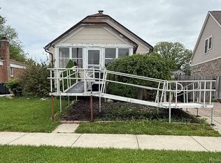 23141 Euclid St, Saint Clair Shores, MI 48082