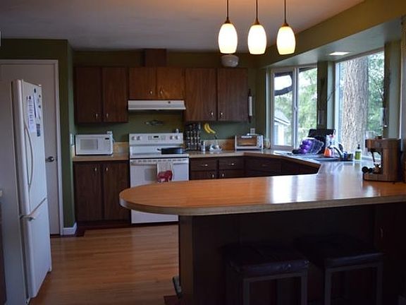 4th image of 6031 Lake Saint Clair Dr SE