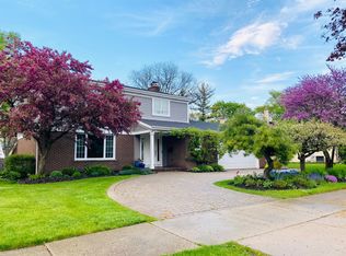 608 W Kirchhoff Rd, Arlington Heights, IL 60005