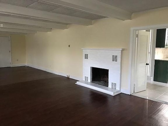 2nd image of 706 Cedar Ave