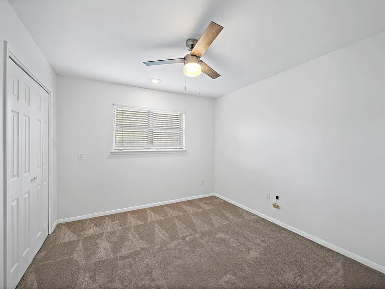 12110 Nova Dr — Photo 16