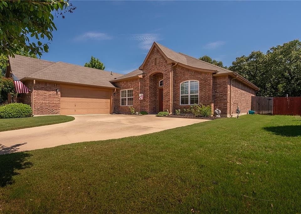 1st image of 308 Hidden Lake Ct