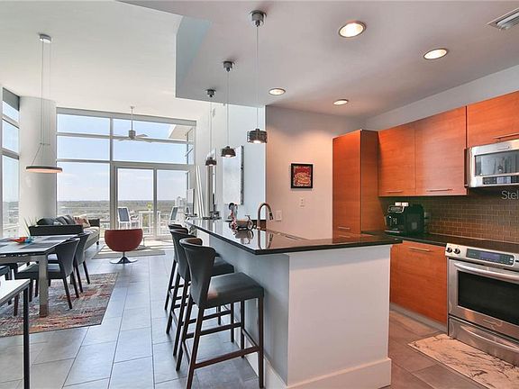 4th image of 400 4th Ave S APT 1205