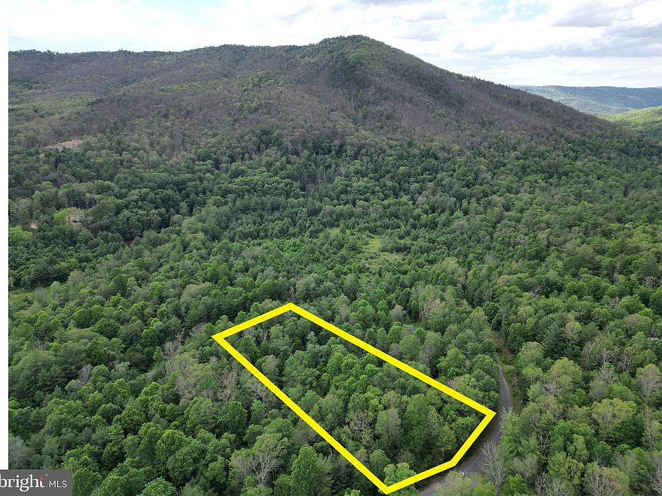 1st image of 33 Brooke Trout Dr