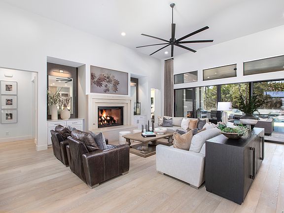 4th image of 562 Ranch Valley