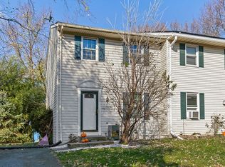 153 Stonehouse Ln, Columbia, PA 17512